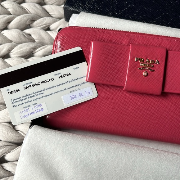 Prada Saffiano Fiocco wallet - Picture 5 of 5